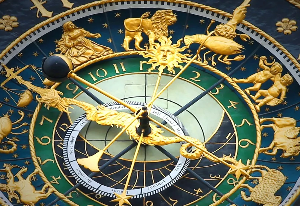 Horoscop weekend 11-12 noiembrie 2023. Mutarea lui Mercur în Săgetător aduce distracție, entuziasm și sete de cunoaștere