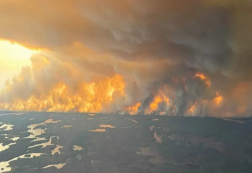CANADA, SUB ASEDIUL FLĂCĂRILOR: A DOUA PROVINCIE DECLARĂ STARE DE URGENȚĂ DIN CAUZA INCENDIILOR DE VEGETAȚIE 