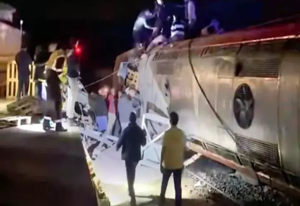 Tragedie feroviară în Spania. Zeci de morți și sute de răniți