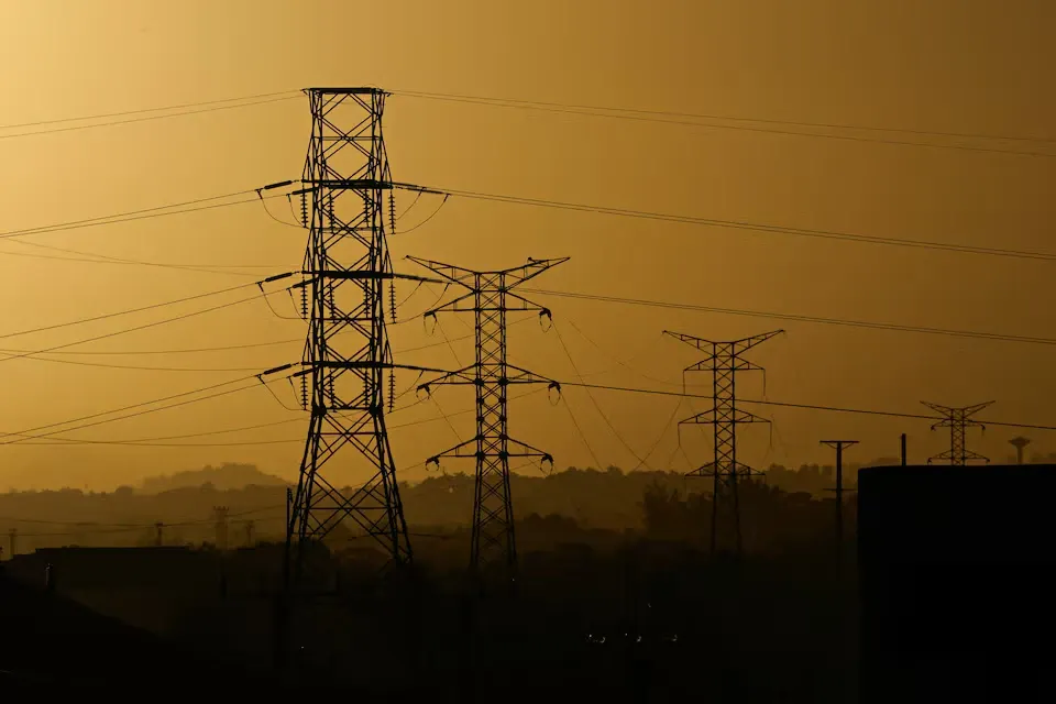 O țară întreagă, cufundată în beznă. 10 milioane de oameni au rămas fără curent după prăbușirea rețelei electrice