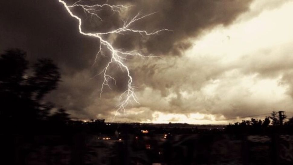 El Nino aduce vreme extremă în România: furtuni, ploi puternice și fluctuații de temperatură în toată luna mai