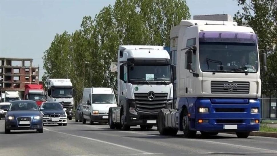 Doi români, arestați în Ungaria după ce au jefuit un camion. Unul s-a dat drept polițist