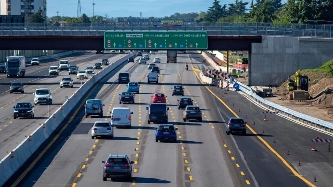 Tragedie în Italia: o familie de români a mers 100 km pe autostradă cu fiul mort pe bancheta din spate