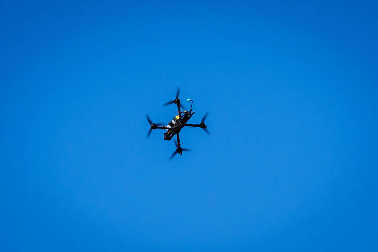 Avioanele NATO au doborât o dronă care a pătruns în spațiul aerian al Lituaniei. Polonia a ridicat avioanele de luptă