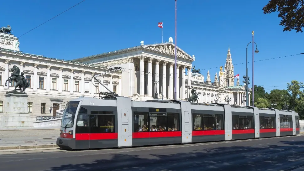 O destinație turistică iubită de români dublează taxa de turism