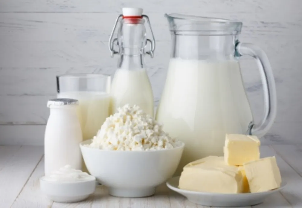 Avertisment dur de la ministrul Agriculturii: În România intră produse lactate care nu conțin, de fapt, lapte