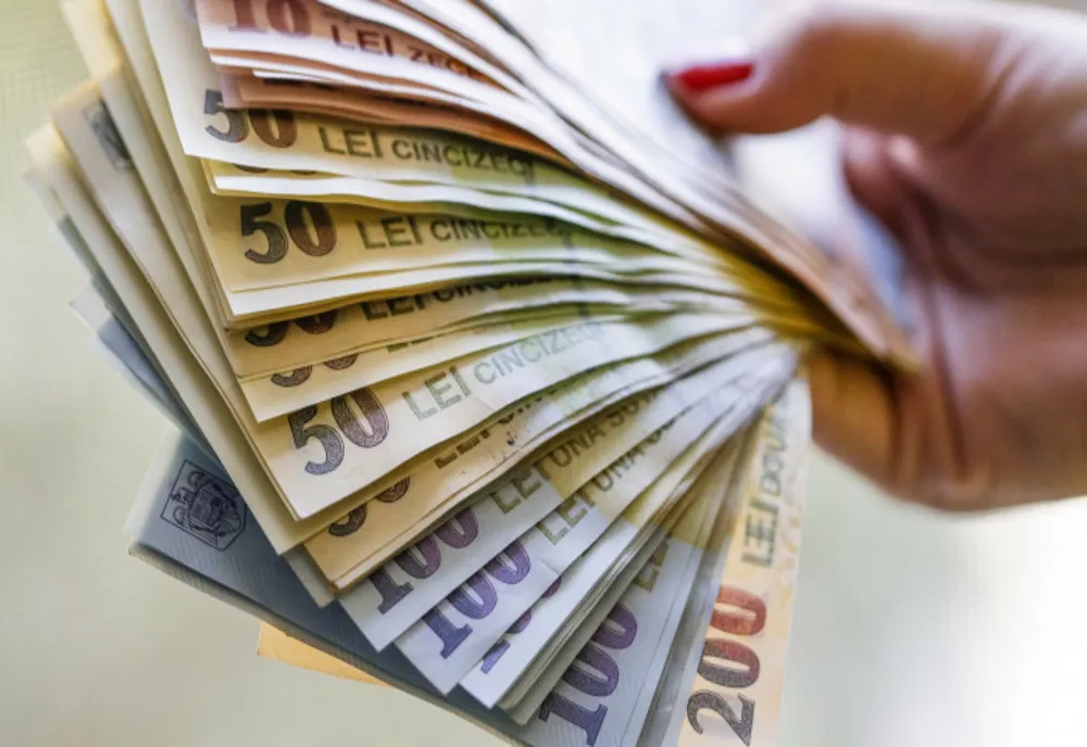 Bugetele românilor de sărbători, în creștere față de anul trecut. Cantitatea și calitatea cumpărăturilor, în scădere