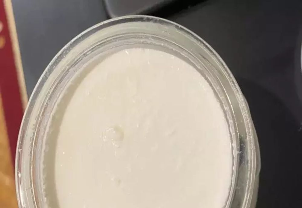 Experiment halucinant: Iaurt ca nou, după 10 luni de la expirare!