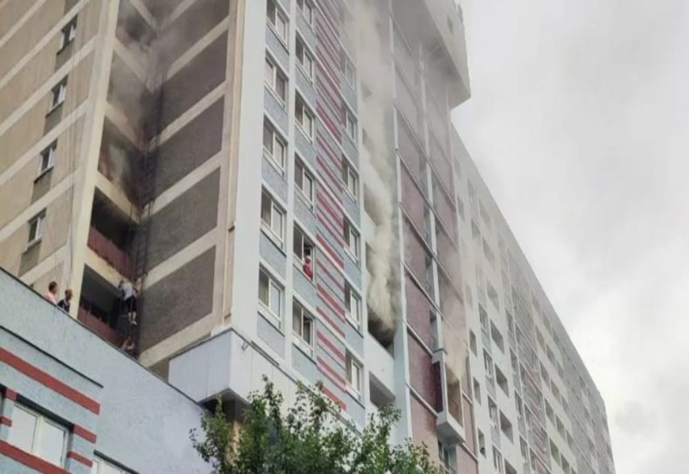 Incendiu violent, la Hotel Mureș, din Băile Felix. Două camere, mistuite de flăcări VIDEO