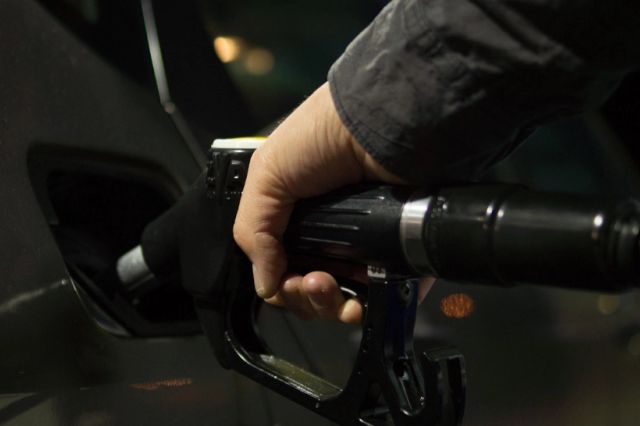 Criza petrolului: Ungaria interzice exportul de țiței și carburanți